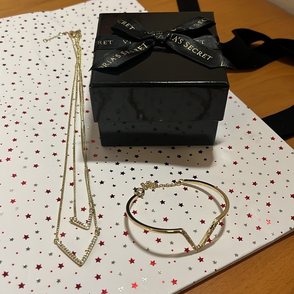 Victoria’s Secret necklace and bracelet